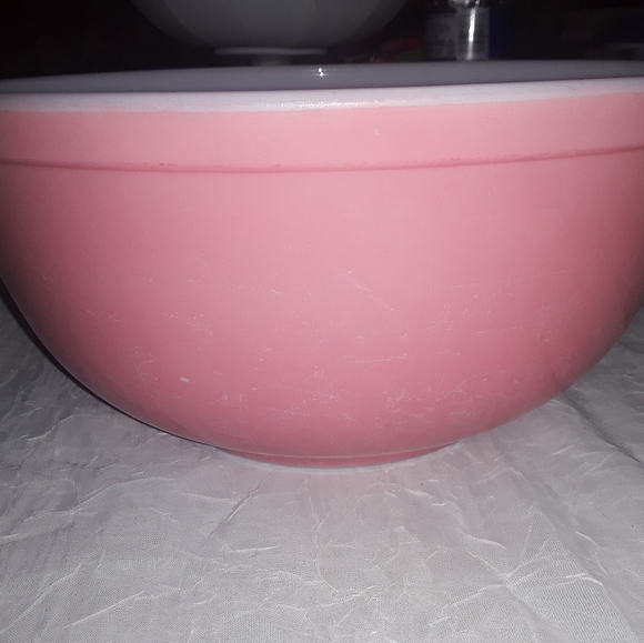 VINTAGE PINK PYREX 402 MIXING BOWL - Picture 1 of 4